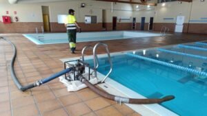 Benidorm Reutilización del Agua de la Piscina Municipal del Palau d’Esports para Baldeos
