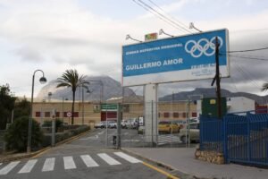 Benidorm Instalará 288 Placas Fotovoltaicas en el Polideportivo Guillermo Amor para Abastecer También a Dos Colegios de Foietes