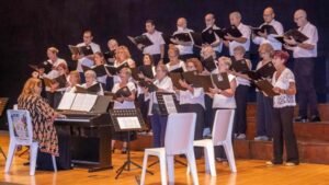 Concierto de la Coral de la Unión Musical y del Orfeó de Dénia en Benidorm: Un encuentro cultural inolvidable
