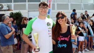 Miguel Bou y Ángela Cerdán se imponen por tercer año consecutivo en la Travesía a Nado l’Illa-Port de Benidorm