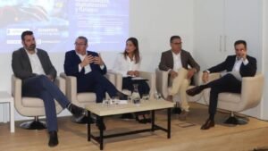Benidorm implementará una red de agua regenerada para el riego de jardines privados, ahorrando 2 hectómetros cúbicos de agua potable anuales