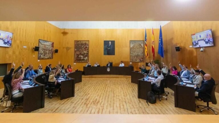 El PP de Benidorm aprueba en solitario el cambio en la tasa de basura según el barrio