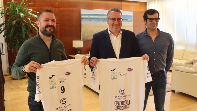 Club Balonmano Benidorm presenta nueva camiseta conmemorativa del '700 Aniversari'