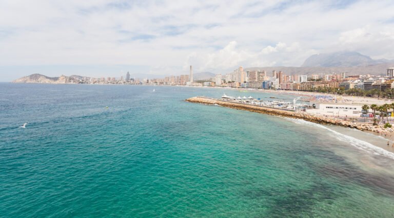 Poniente: guía local de Benidorm con actualidad, servicios y contexto del municipio