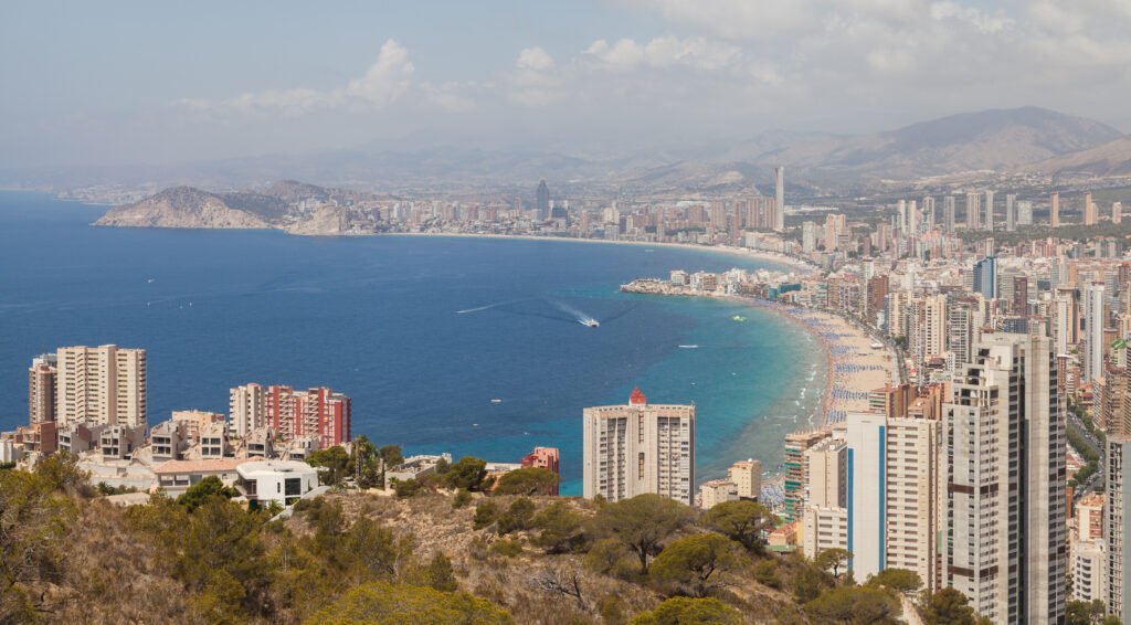 La Cala: guía local de Benidorm con actualidad, servicios y contexto del municipio