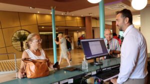 Benidorm probará la identidad digital europea en hoteles con BeCiTi y SICPA