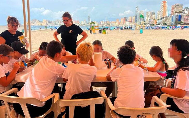 La ludoteca de Poniente convierte el reciclaje marino en creatividad para la infancia