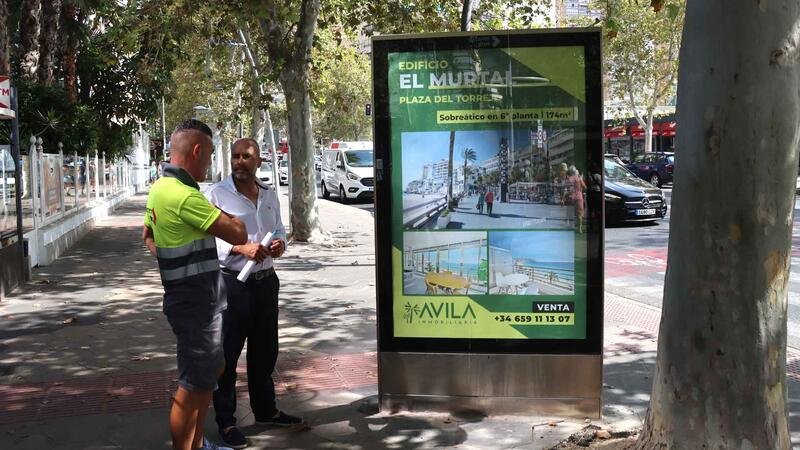 Benidorm renueva los soportes publicitarios con diseños más seguros y un 65% menos de consumo