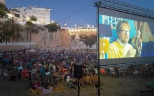 El cine gratuito regresa a la playa del Mal Pas de Benidorm con Elio y CampeoneX