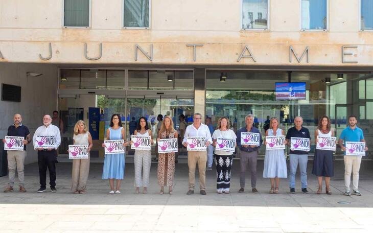 Benidorm condena el último asesinato machista y recuerda los recursos de ayuda disponibles