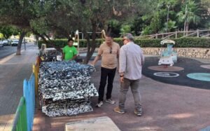 Benidorm renueva el pavimento de cuatro parques infantiles para reforzar la seguridad de los menores