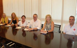 Benidorm destina 325.000 euros a Cruz Roja para reforzar la atención social y sanitaria