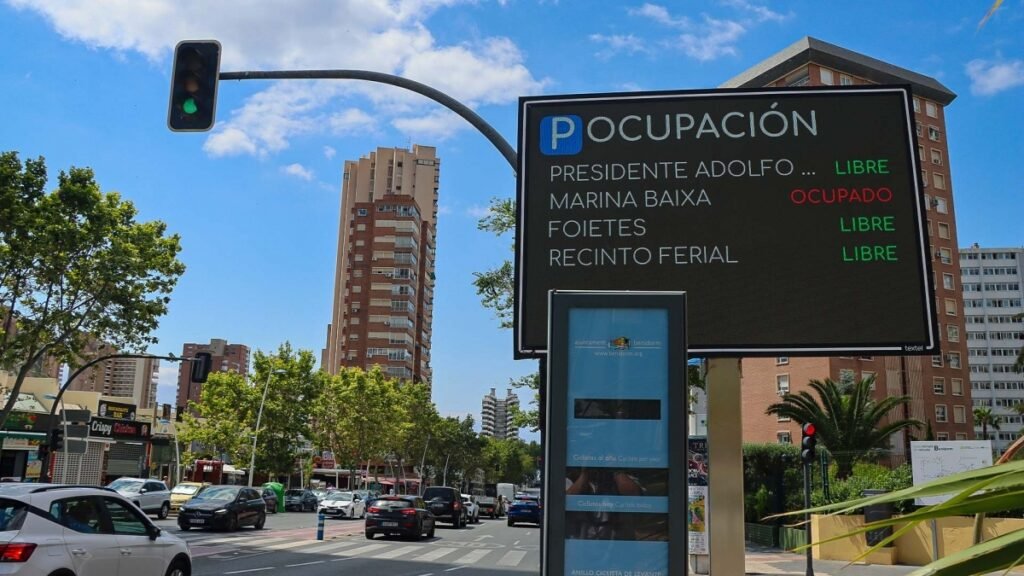 Benidorm empieza a multar con 200 euros los accesos no autorizados a la ZBE