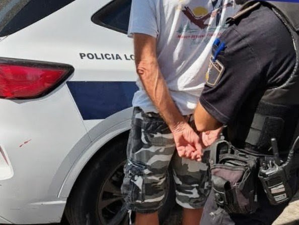 La Policía Local de Benidorm detiene a un fugitivo belga tras detectar matrículas de tres países